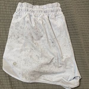 Lululemon Hotty Hot 4” Shorts